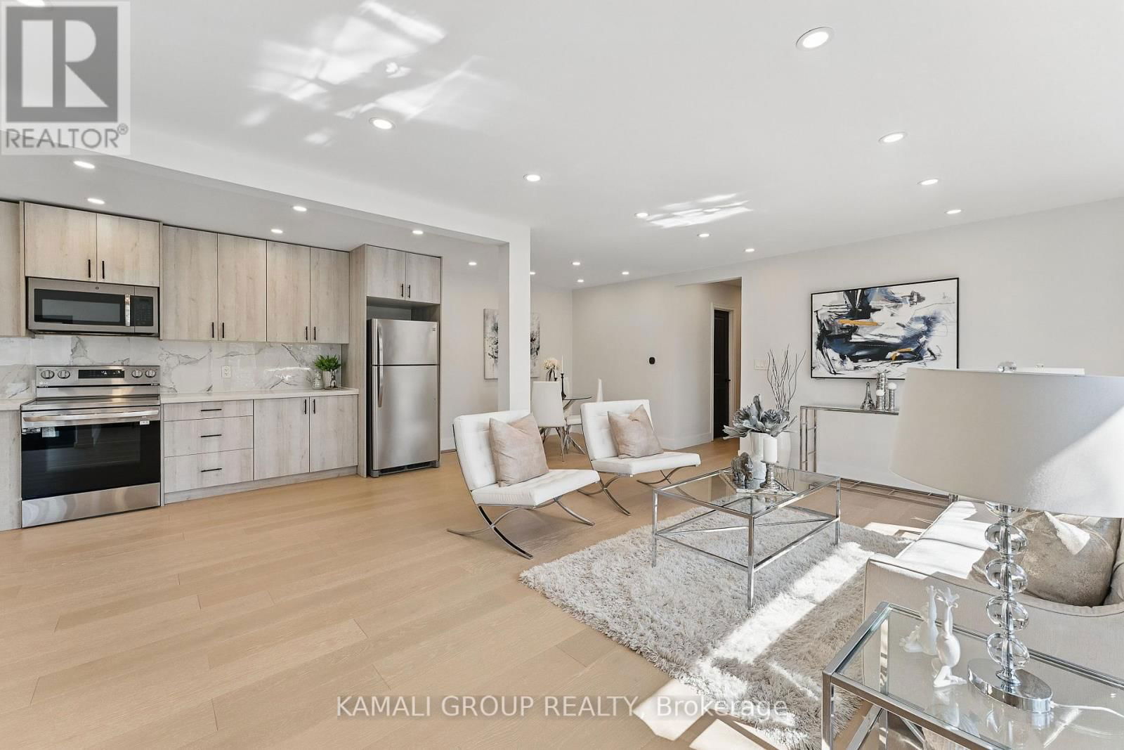 129 BAYVIEW PARKWAY Image 1