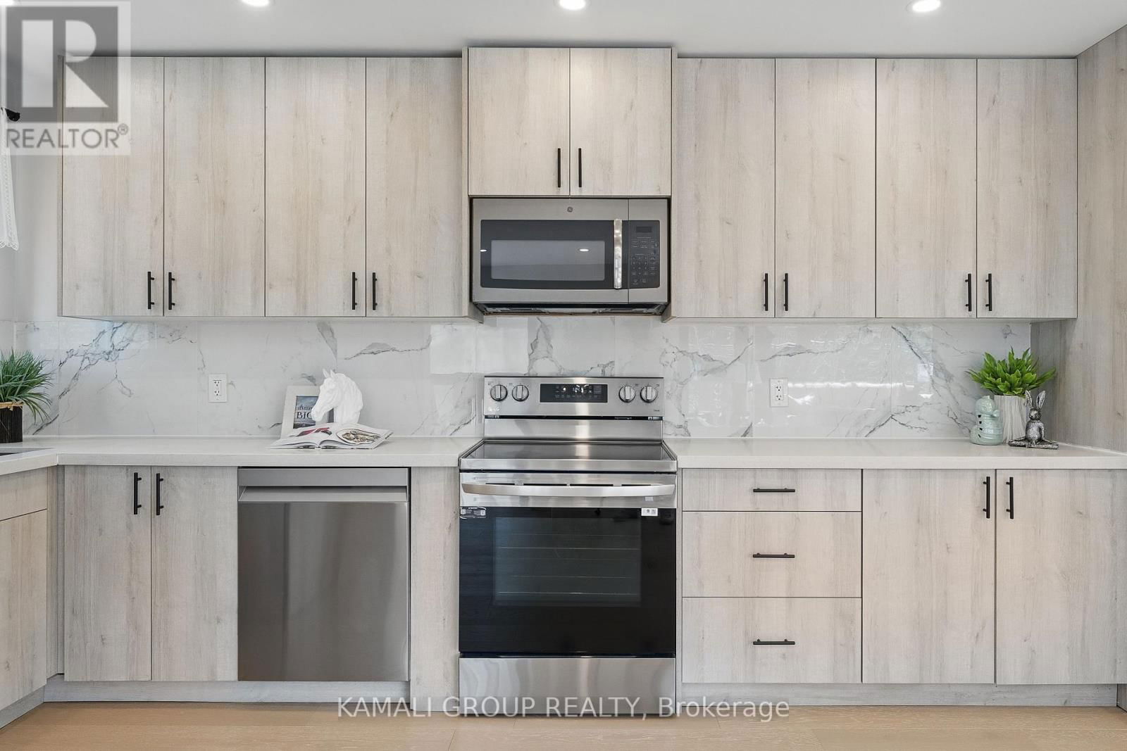 129 BAYVIEW PARKWAY Image 11
