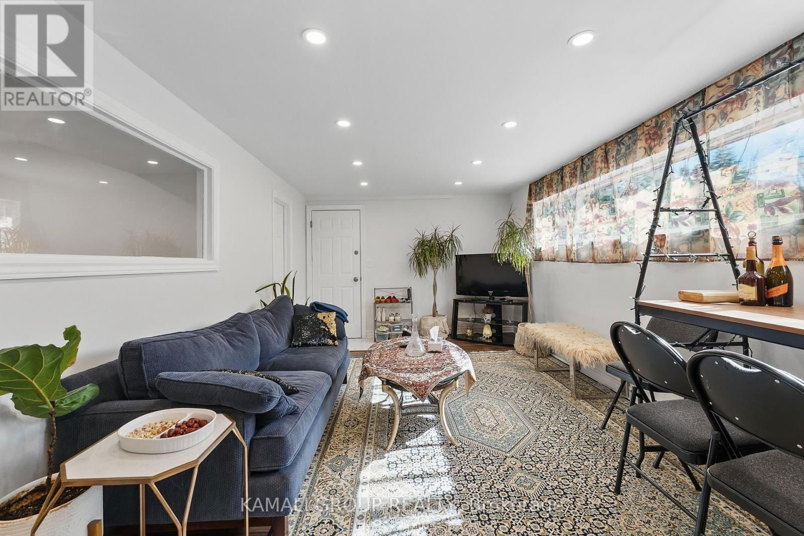 129 BAYVIEW PARKWAY Image 23