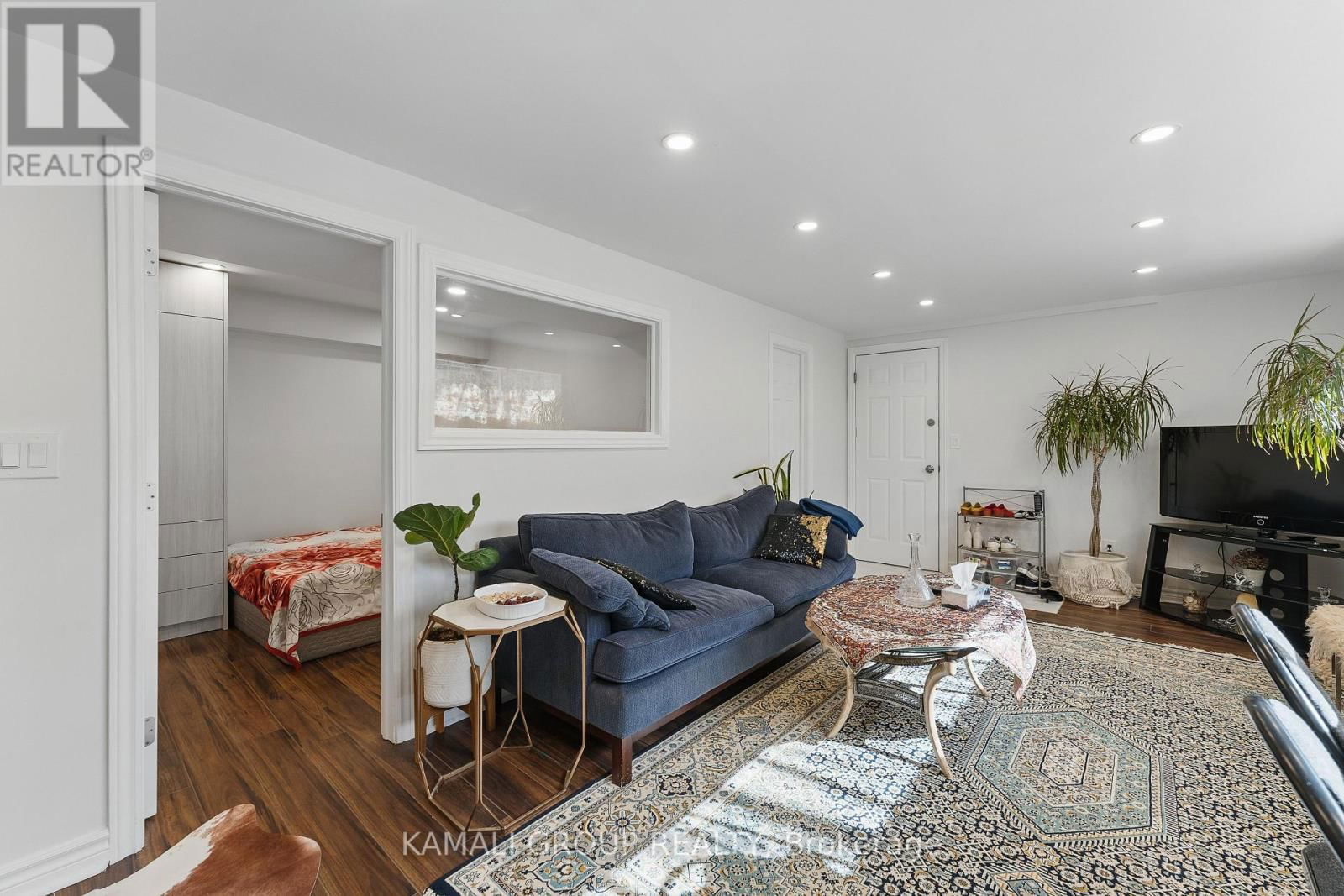 129 BAYVIEW PARKWAY Image 24