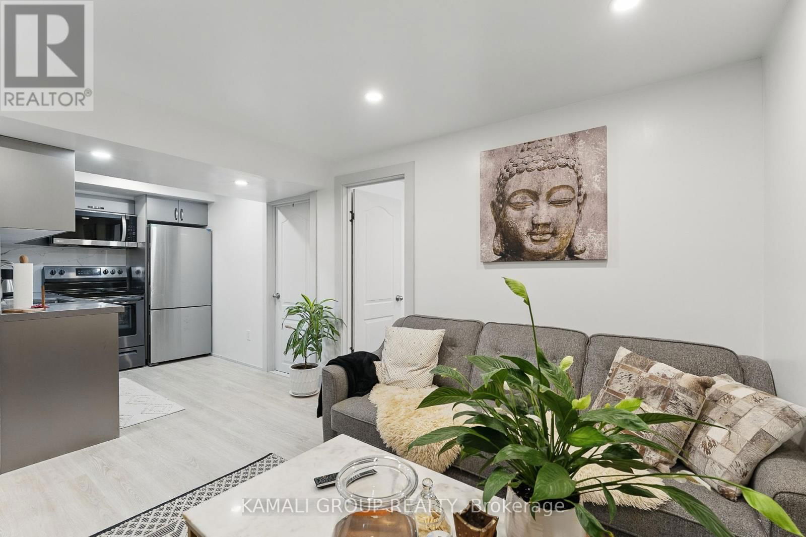 129 BAYVIEW PARKWAY Image 30