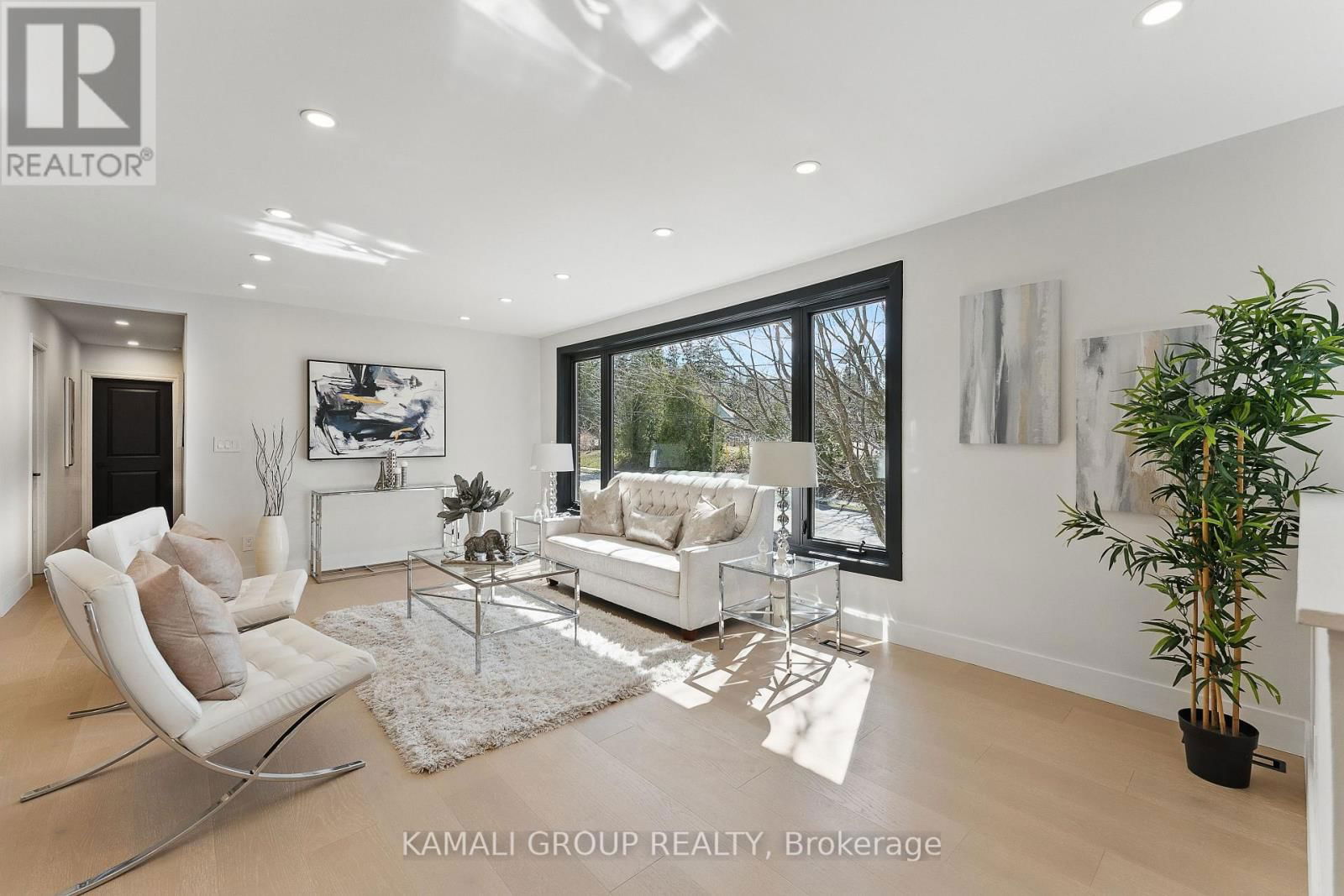129 BAYVIEW PARKWAY Image 4