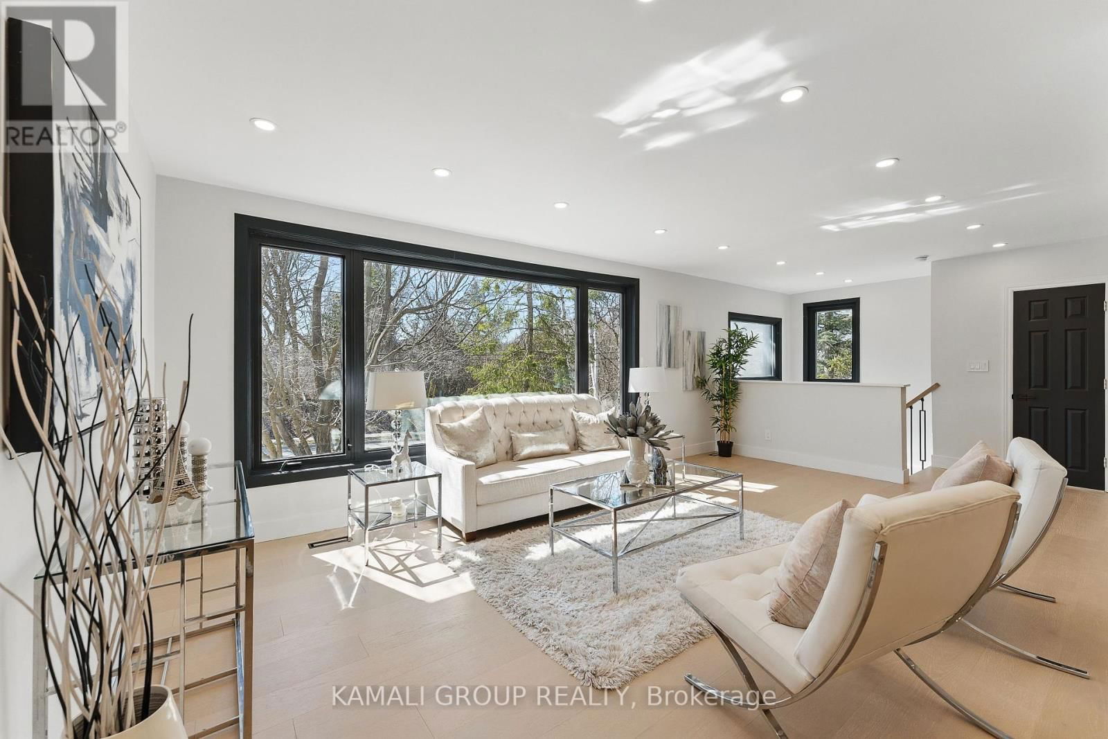 129 BAYVIEW PARKWAY Image 7
