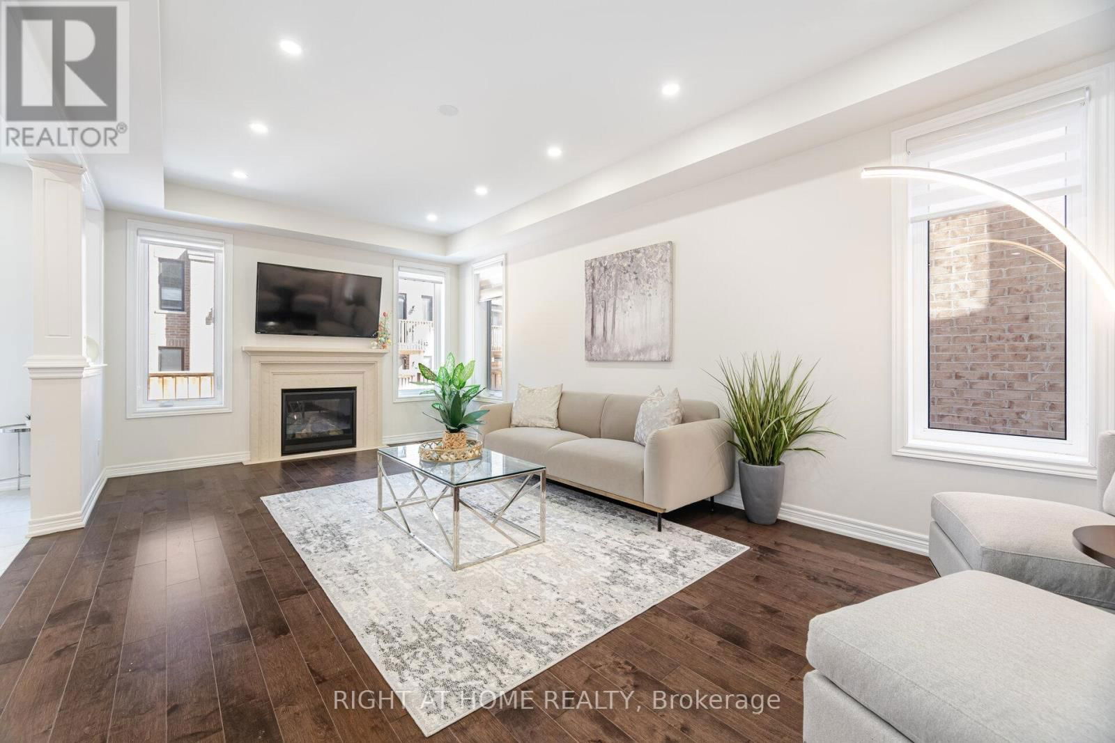83 HILTS DRIVE Image 16