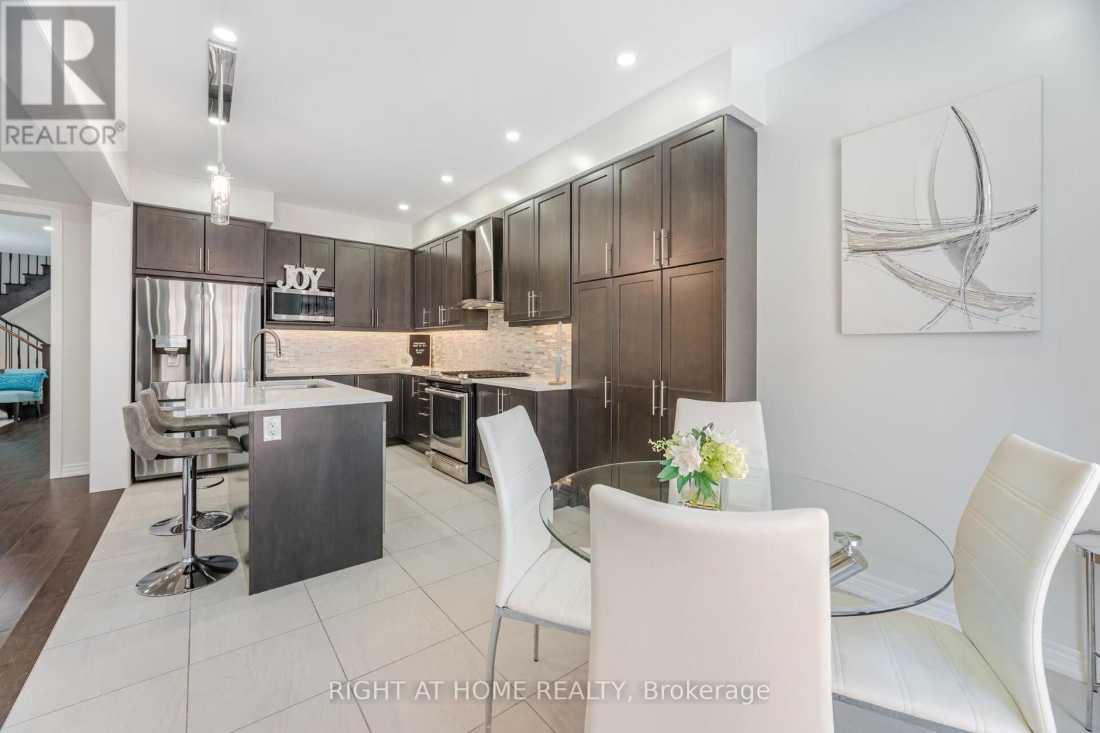 83 HILTS DRIVE Image 19