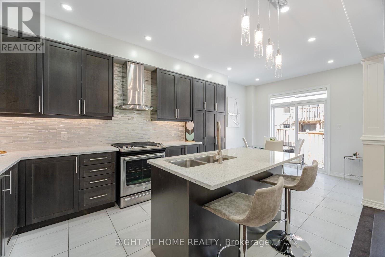 83 HILTS DRIVE Image 21
