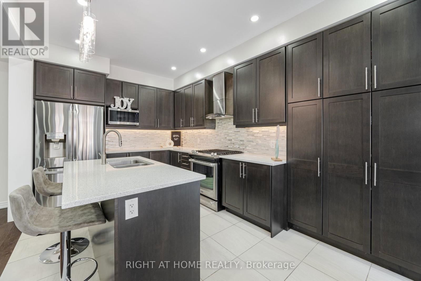 83 HILTS DRIVE Image 22