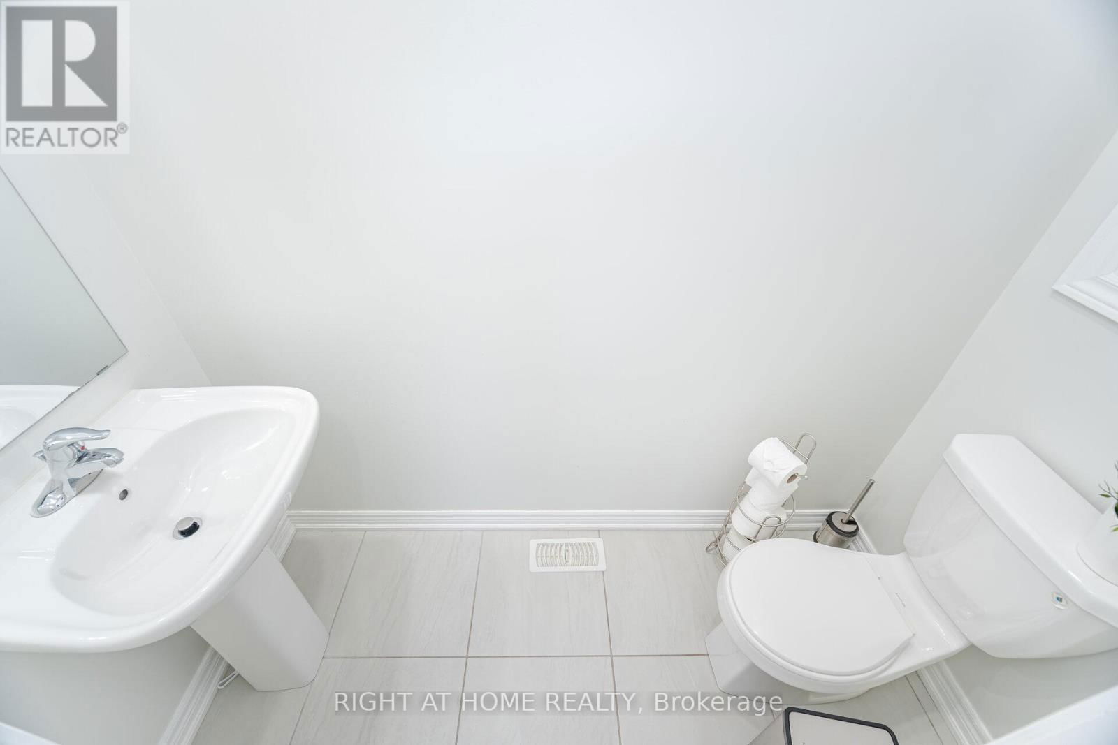 83 HILTS DRIVE Image 24