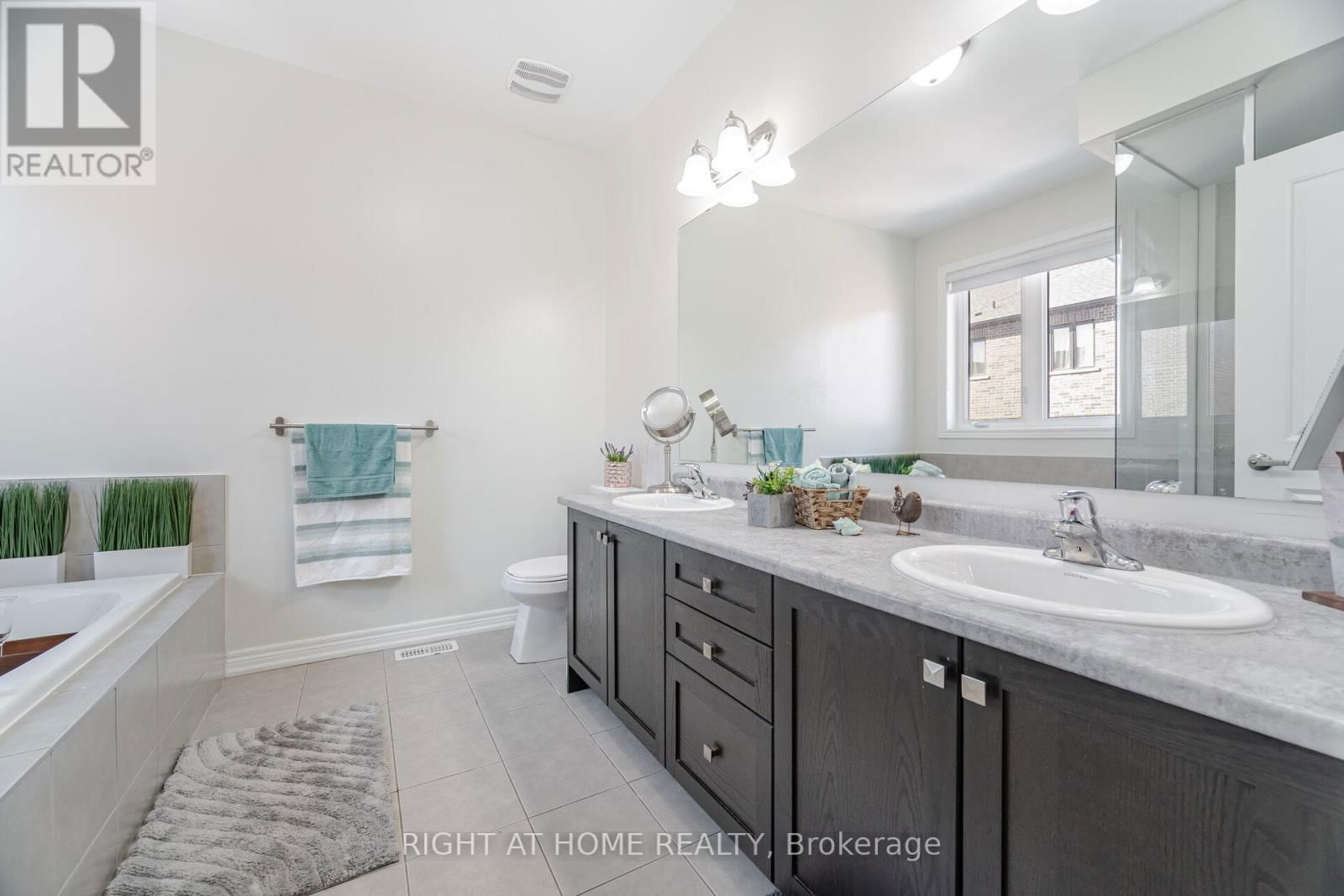 83 HILTS DRIVE Image 30
