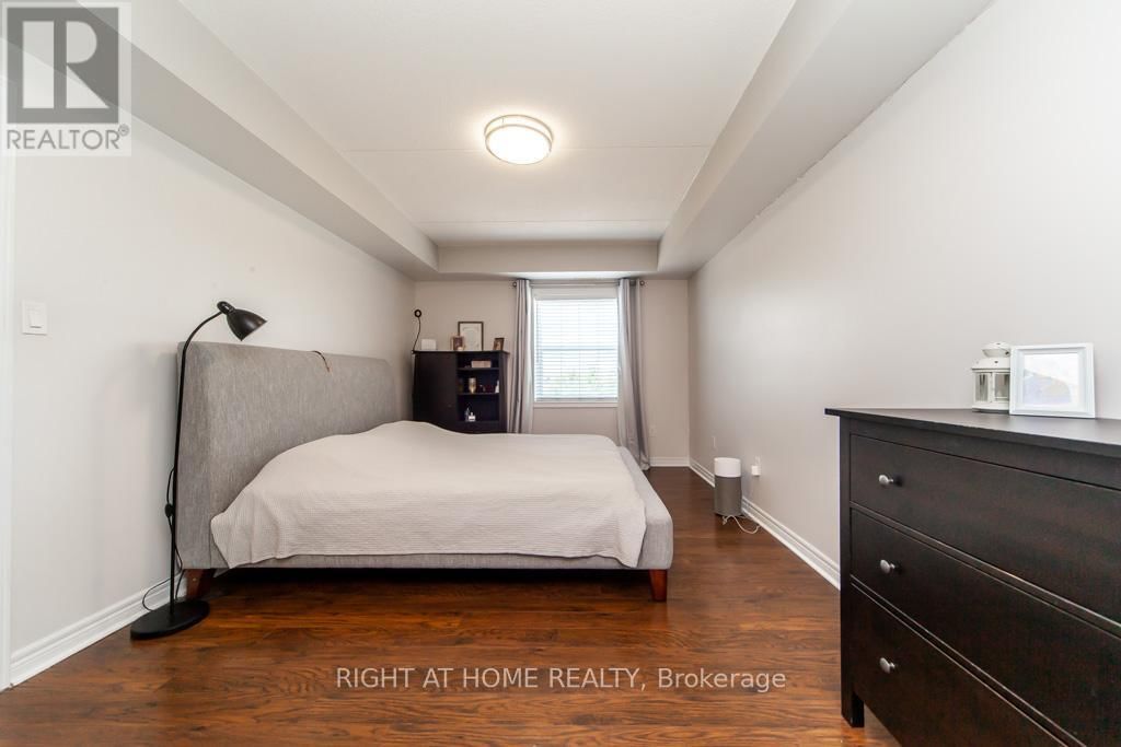 301 - 7428 MARKHAM ROAD Image 11