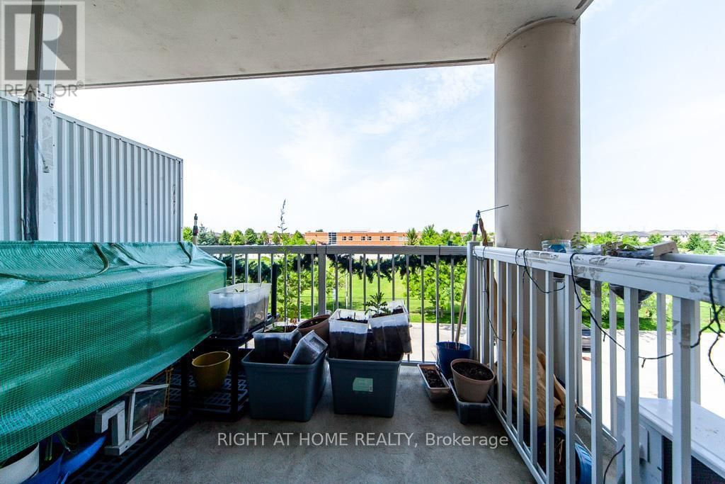 301 - 7428 MARKHAM ROAD Image 13