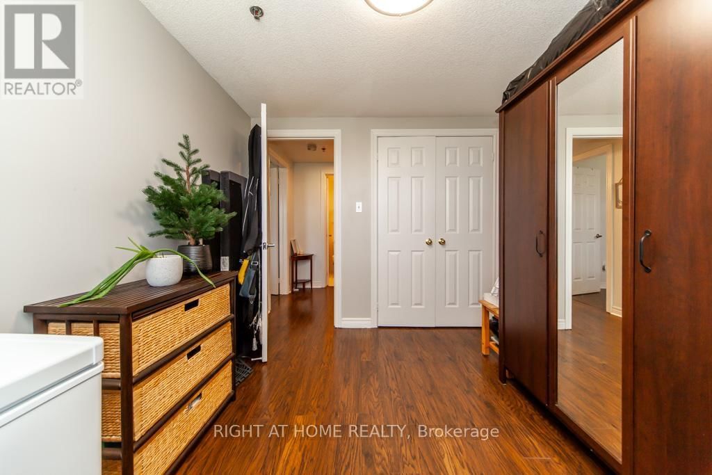 301 - 7428 MARKHAM ROAD Image 14