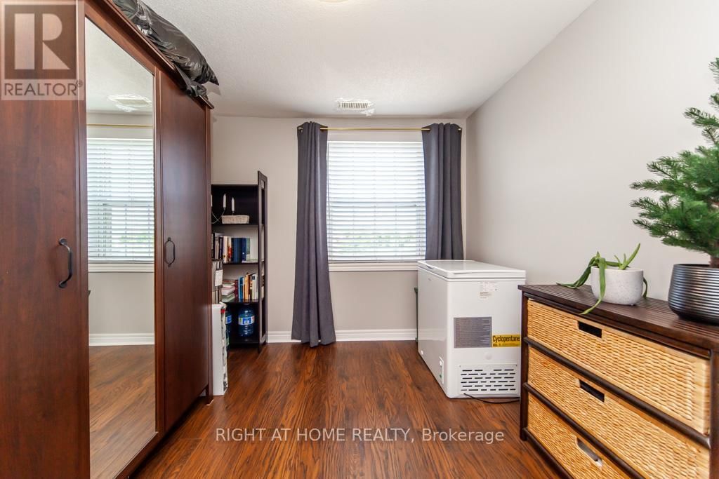 301 - 7428 MARKHAM ROAD Image 15