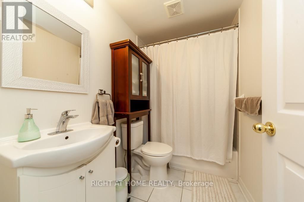301 - 7428 MARKHAM ROAD Image 16