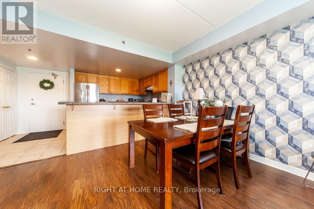 301 - 7428 MARKHAM ROAD Image 18