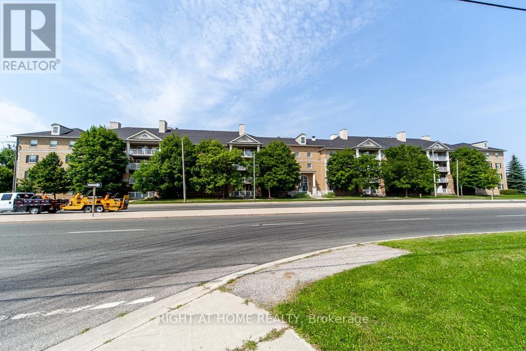 301 - 7428 MARKHAM ROAD Image 2
