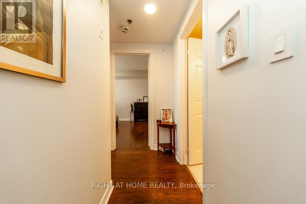 301 - 7428 MARKHAM ROAD Image 22