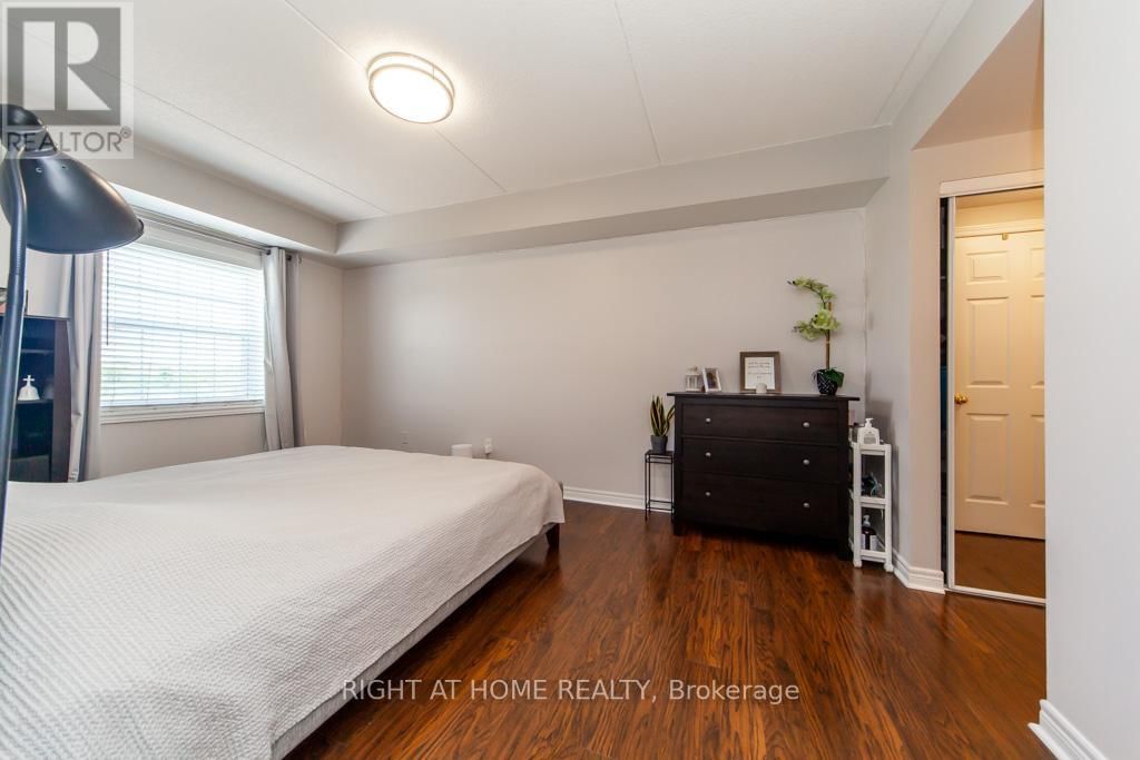 301 - 7428 MARKHAM ROAD Image 23