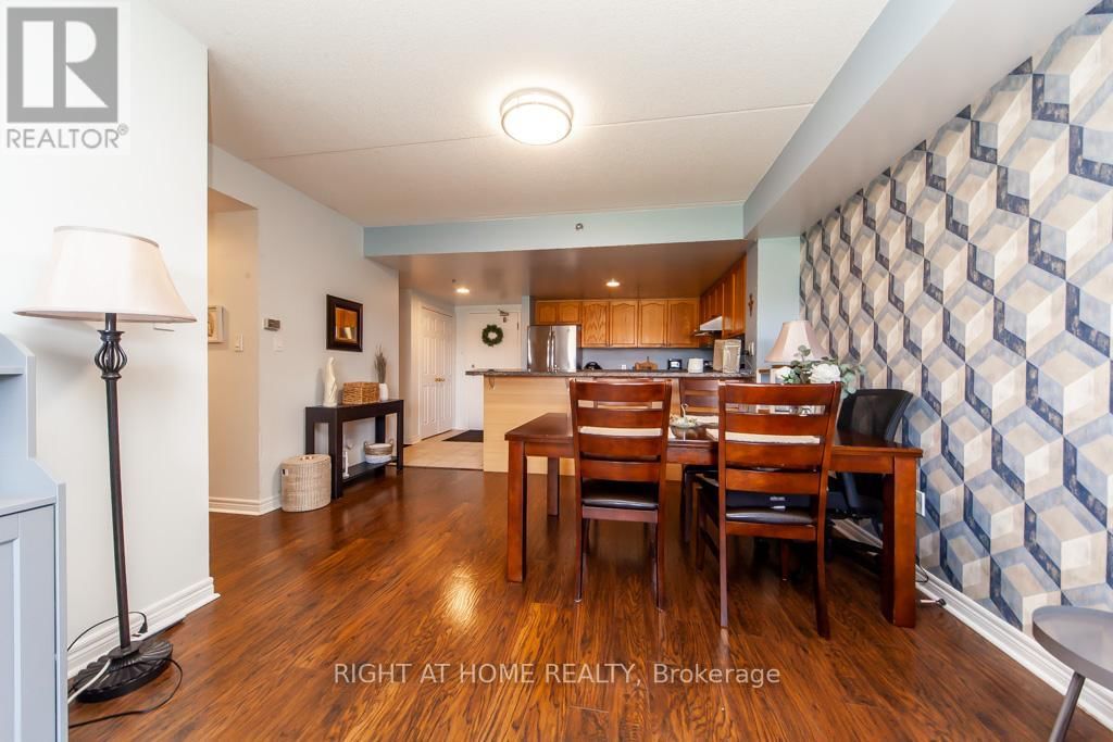 301 - 7428 MARKHAM ROAD Image 28
