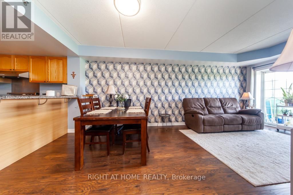 301 - 7428 MARKHAM ROAD Image 4