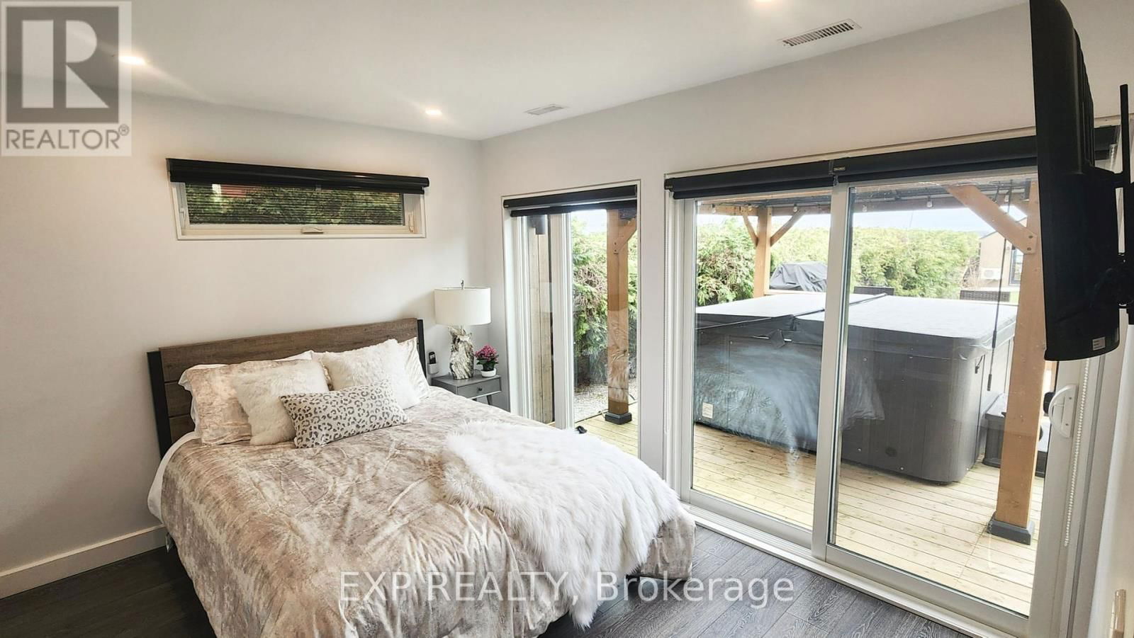 142 MOORE'S BEACH ROAD Image 12