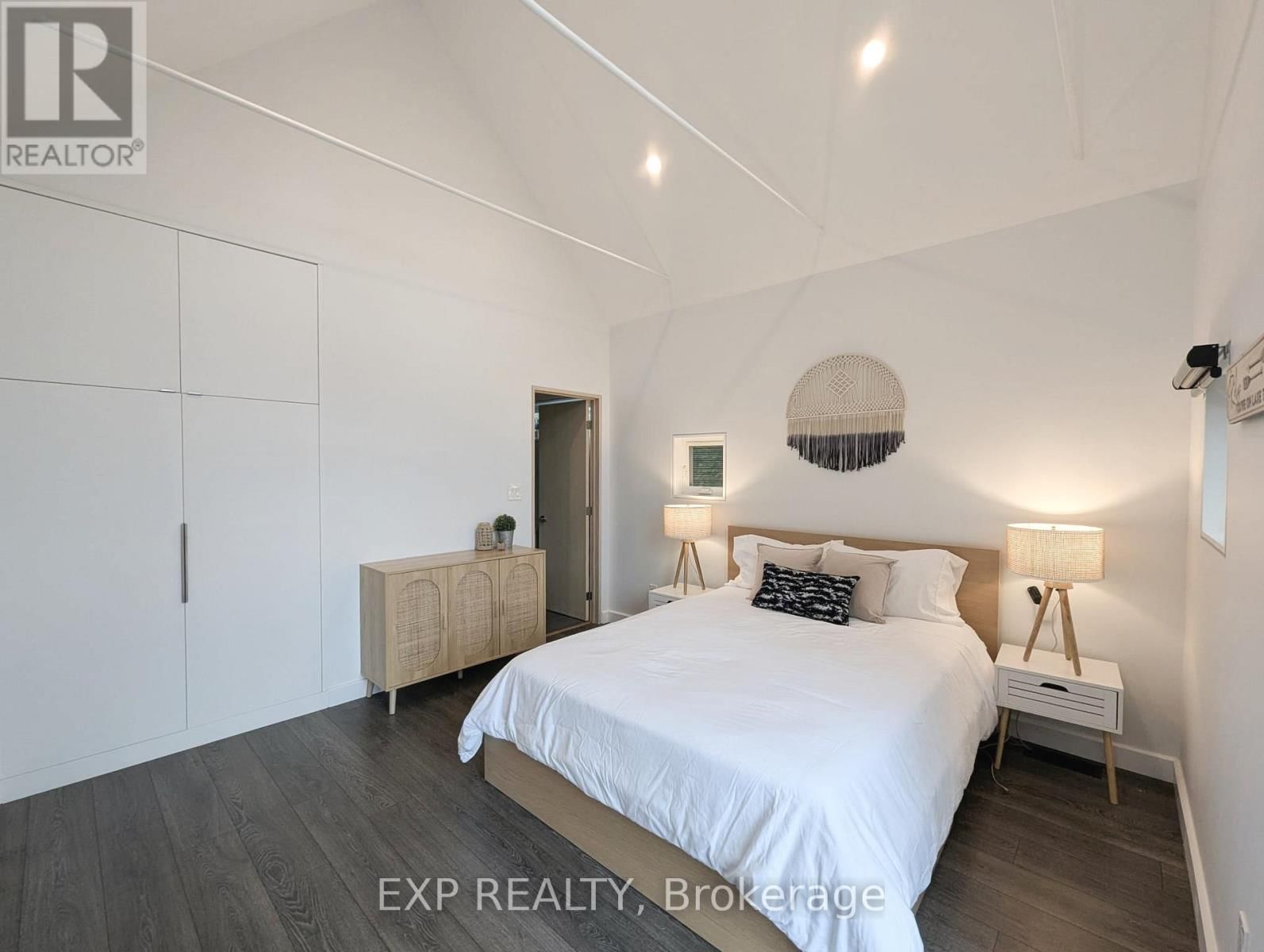 142 MOORE'S BEACH ROAD Image 17