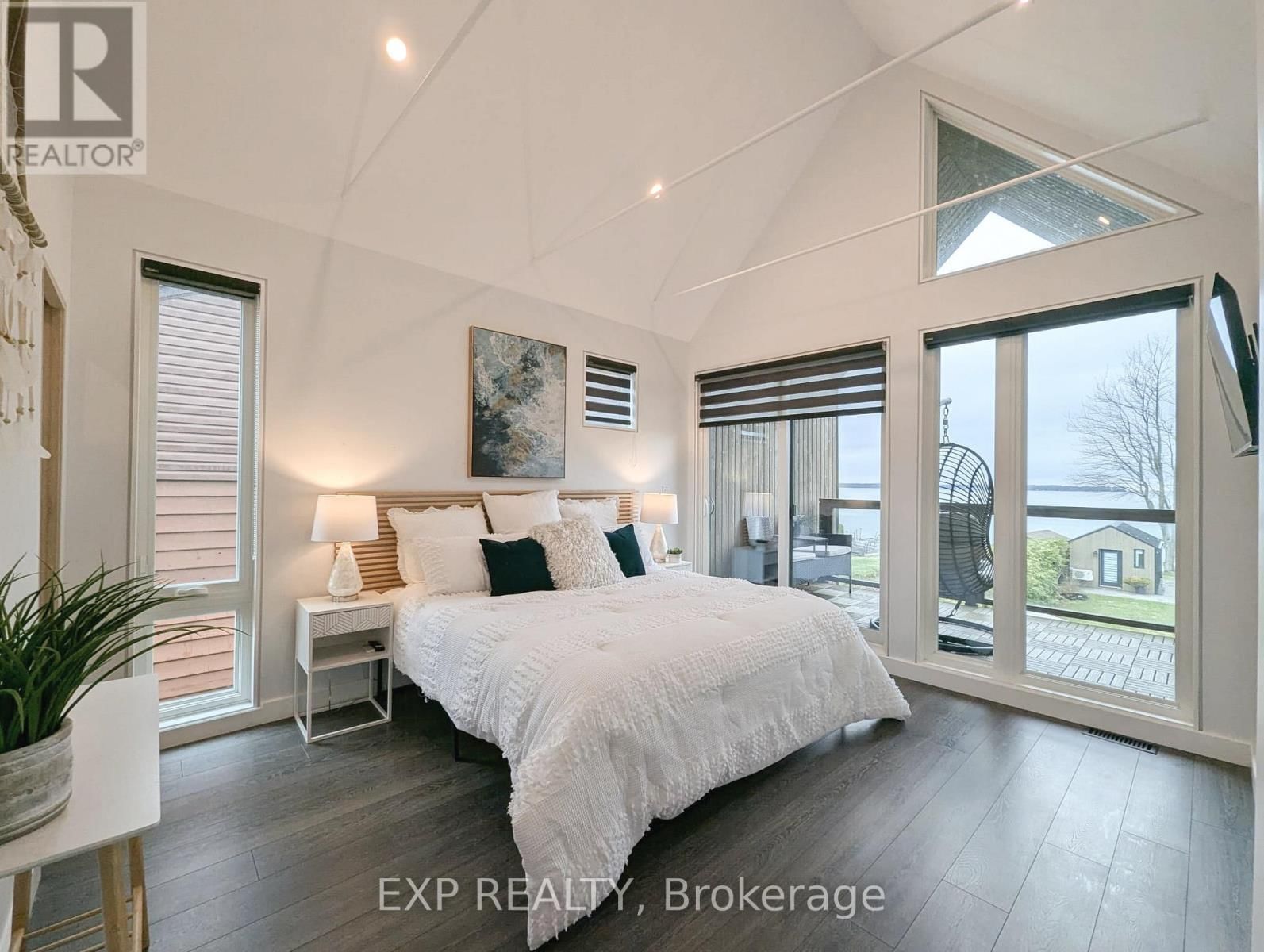 142 MOORE'S BEACH ROAD Image 19