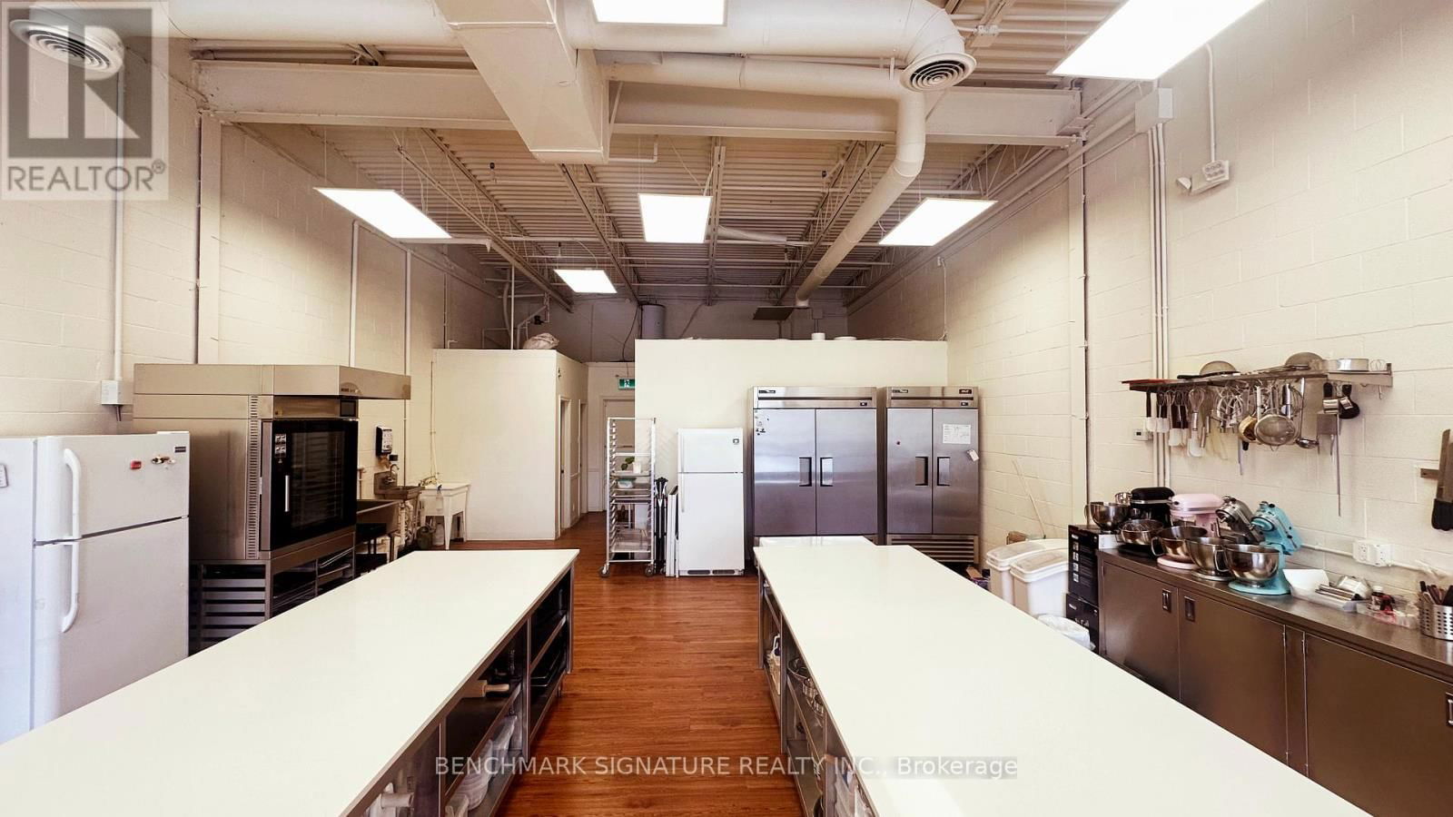 9 - 10 EAST WILMOT STREET Image 10