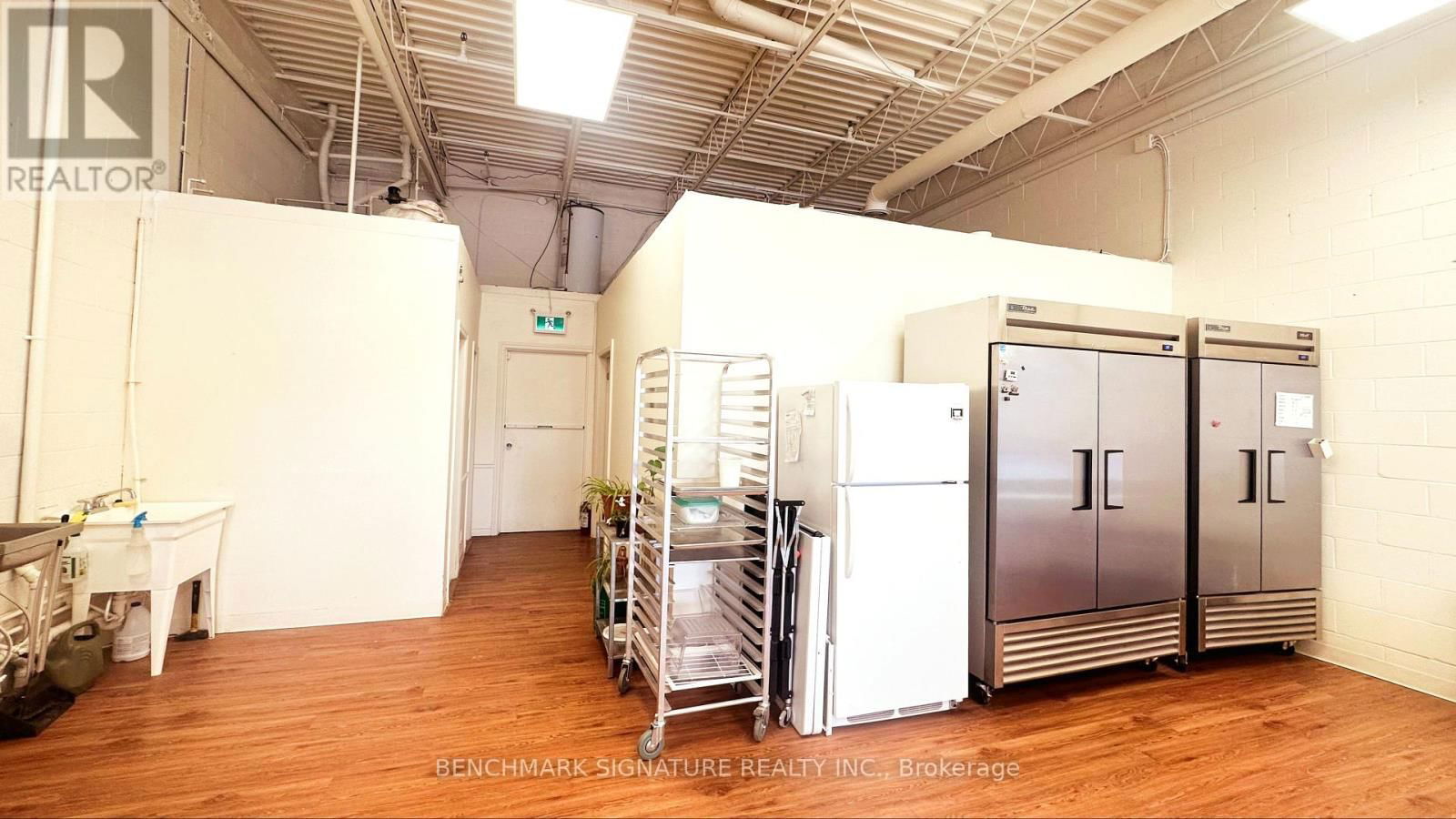 9 - 10 EAST WILMOT STREET Image 12