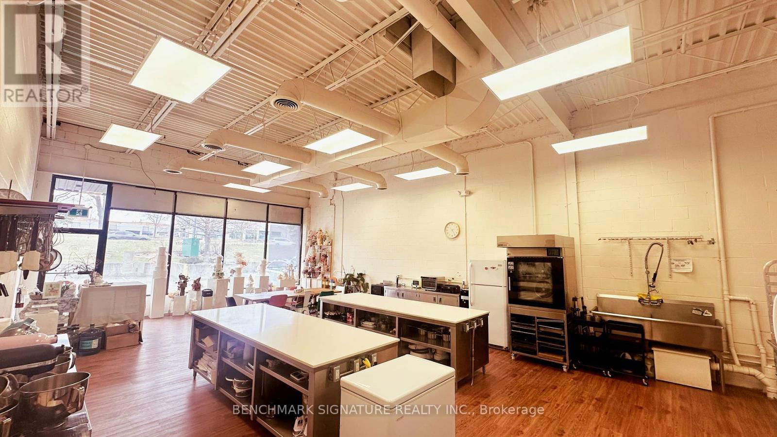 9 - 10 EAST WILMOT STREET Image 7