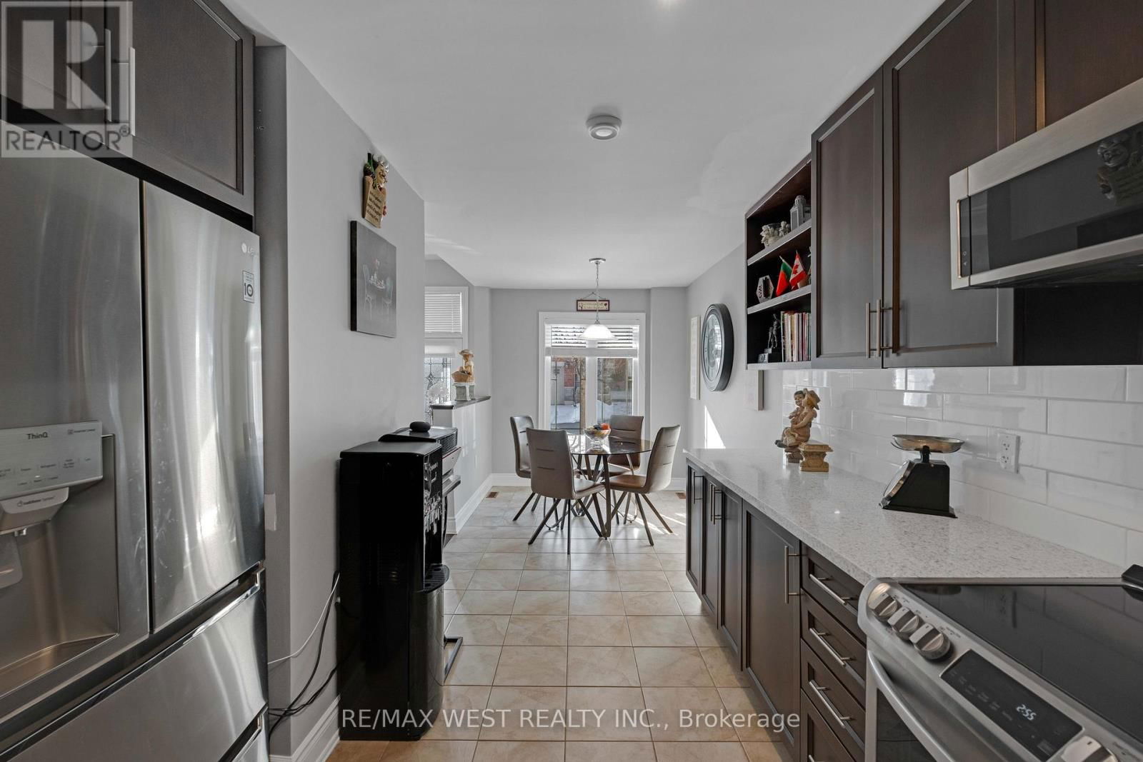 21 UPPER HIGHLAND Image 18