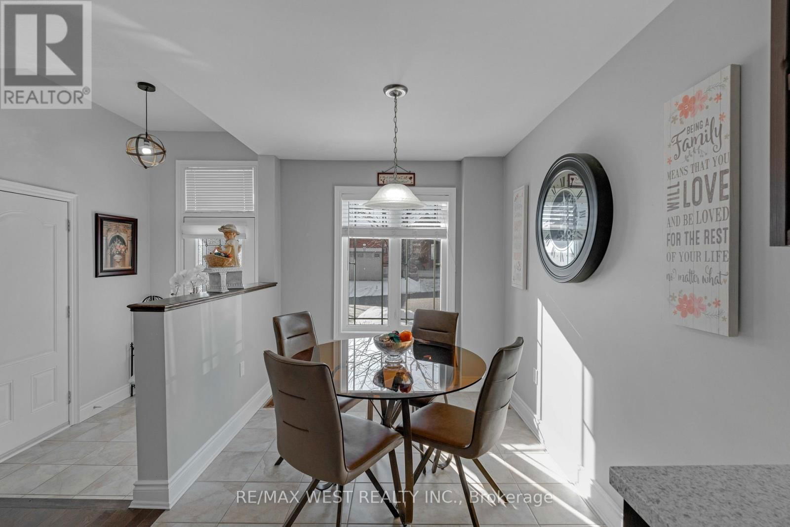 21 UPPER HIGHLAND Image 19