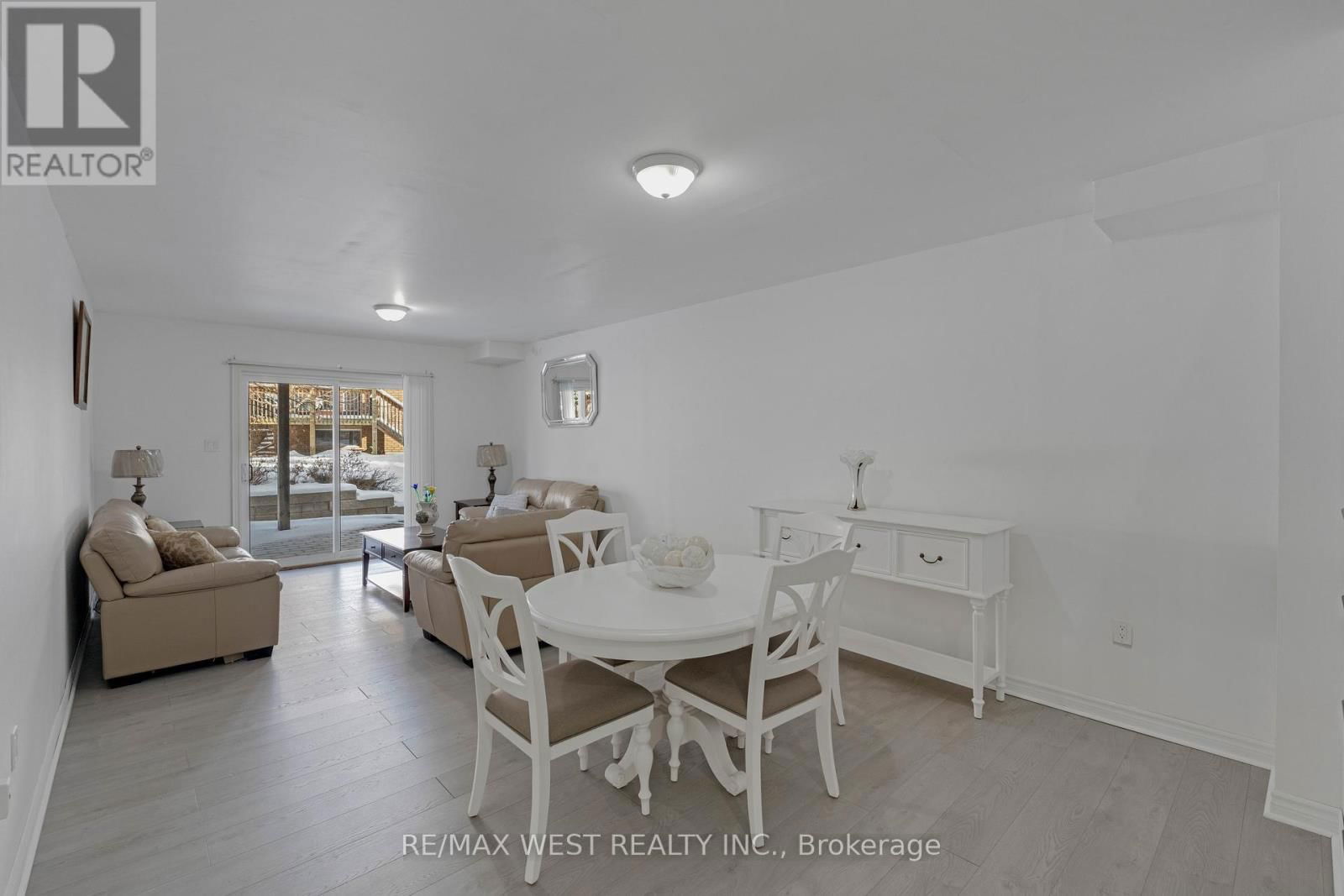 21 UPPER HIGHLAND Image 22