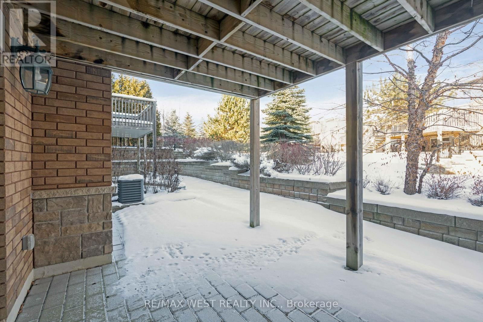 21 UPPER HIGHLAND Image 31