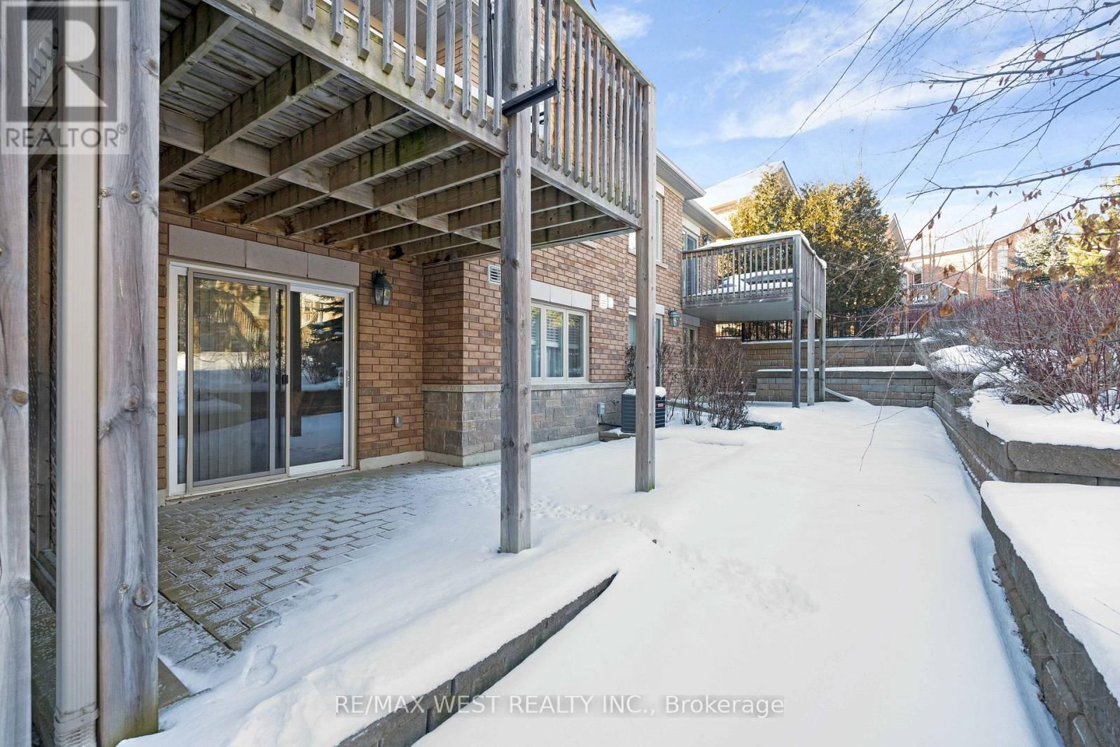 21 UPPER HIGHLAND Image 32