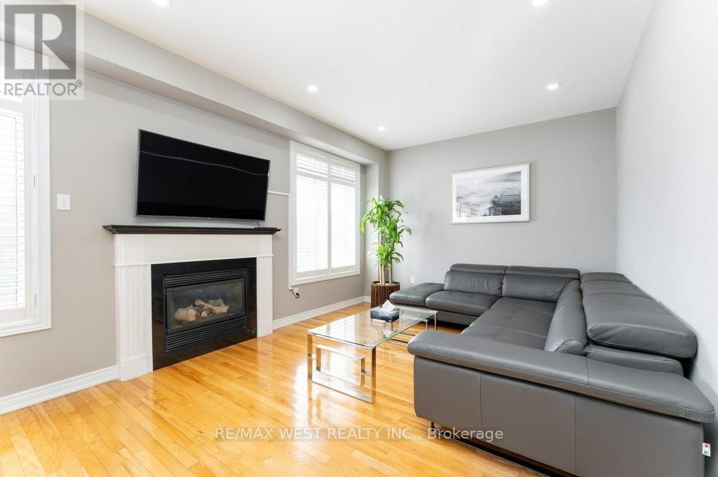 93 DAVOS ROAD Image 12