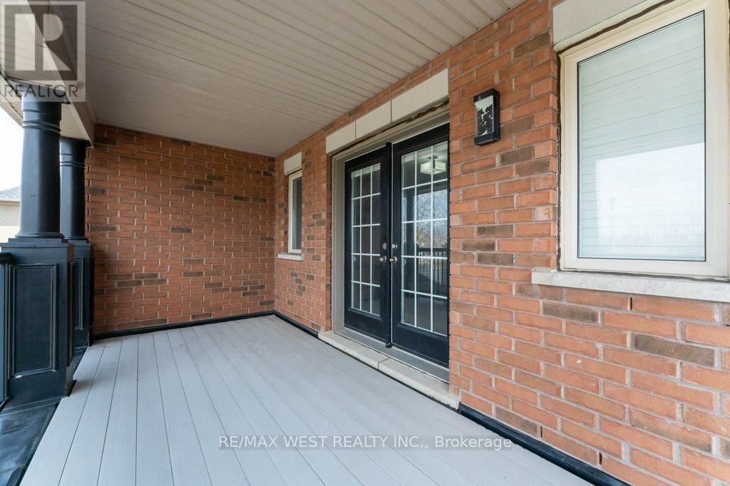 93 DAVOS ROAD Image 18