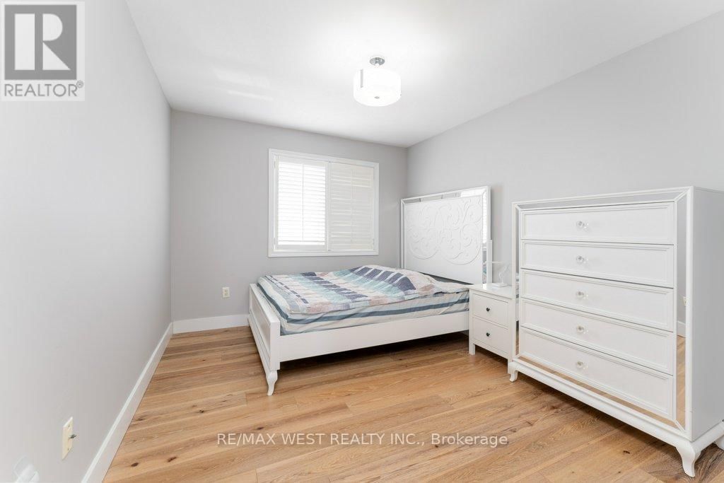 93 DAVOS ROAD Image 21