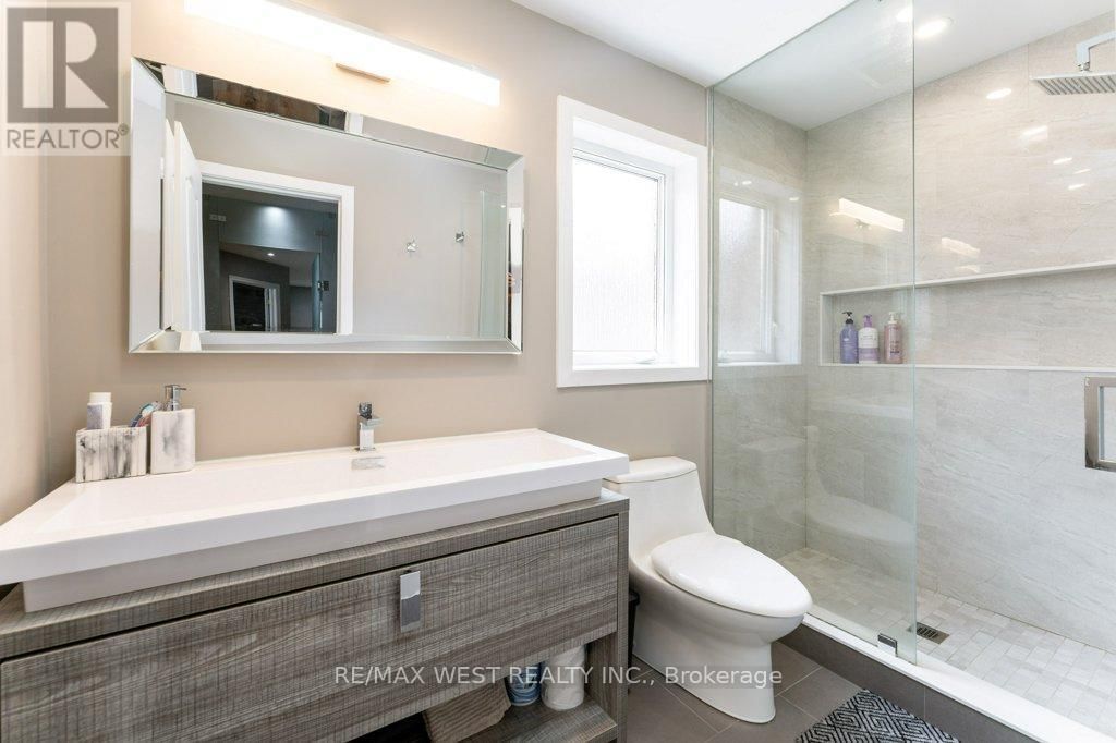 93 DAVOS ROAD Image 22