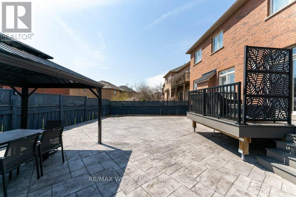 93 DAVOS ROAD Image 30