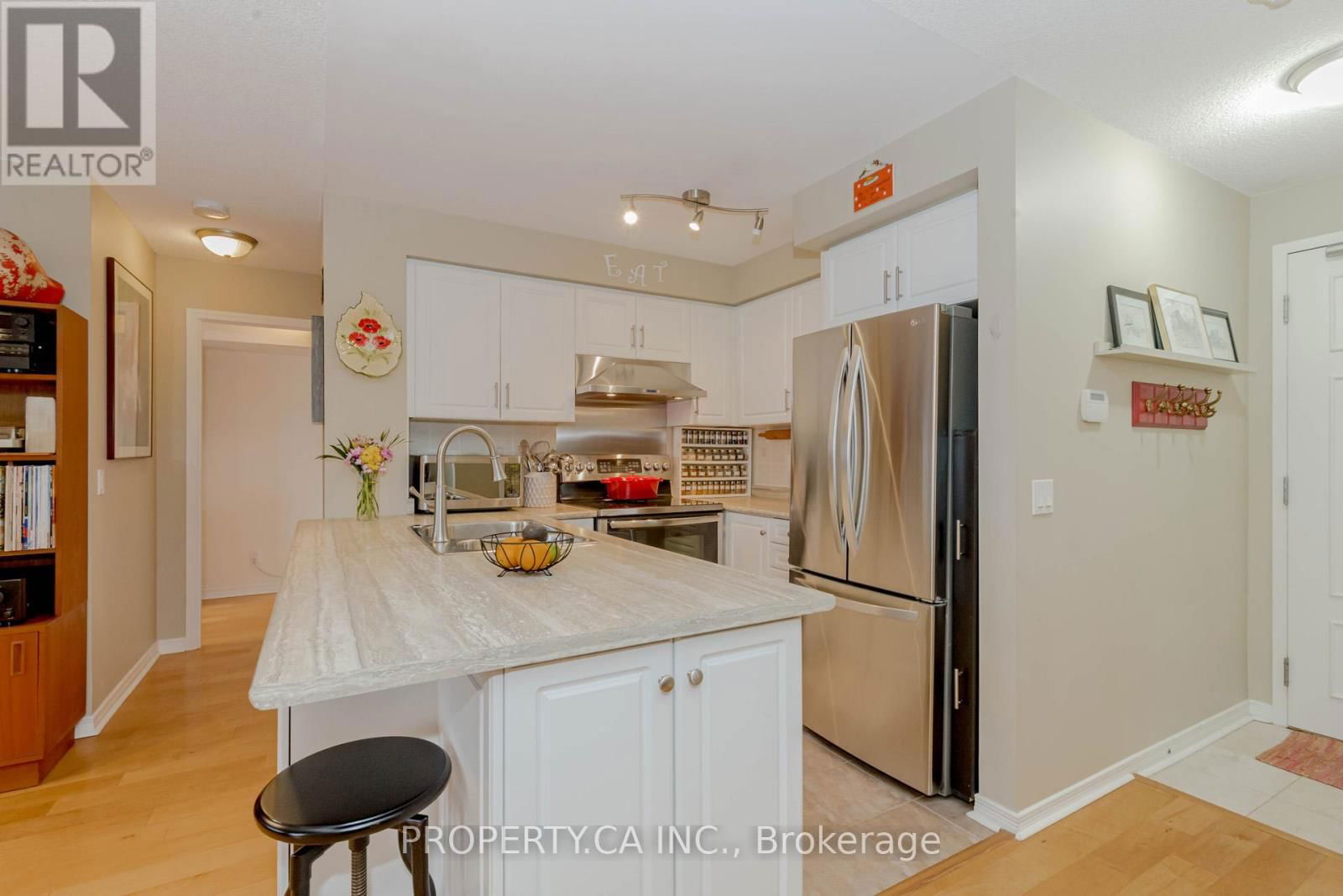 607 - 350 RED MAPLE ROAD Image 12