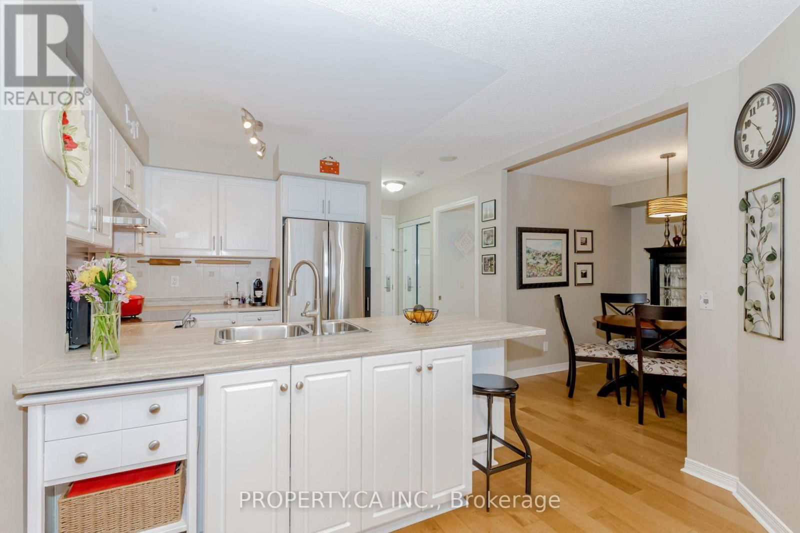 607 - 350 RED MAPLE ROAD Image 15