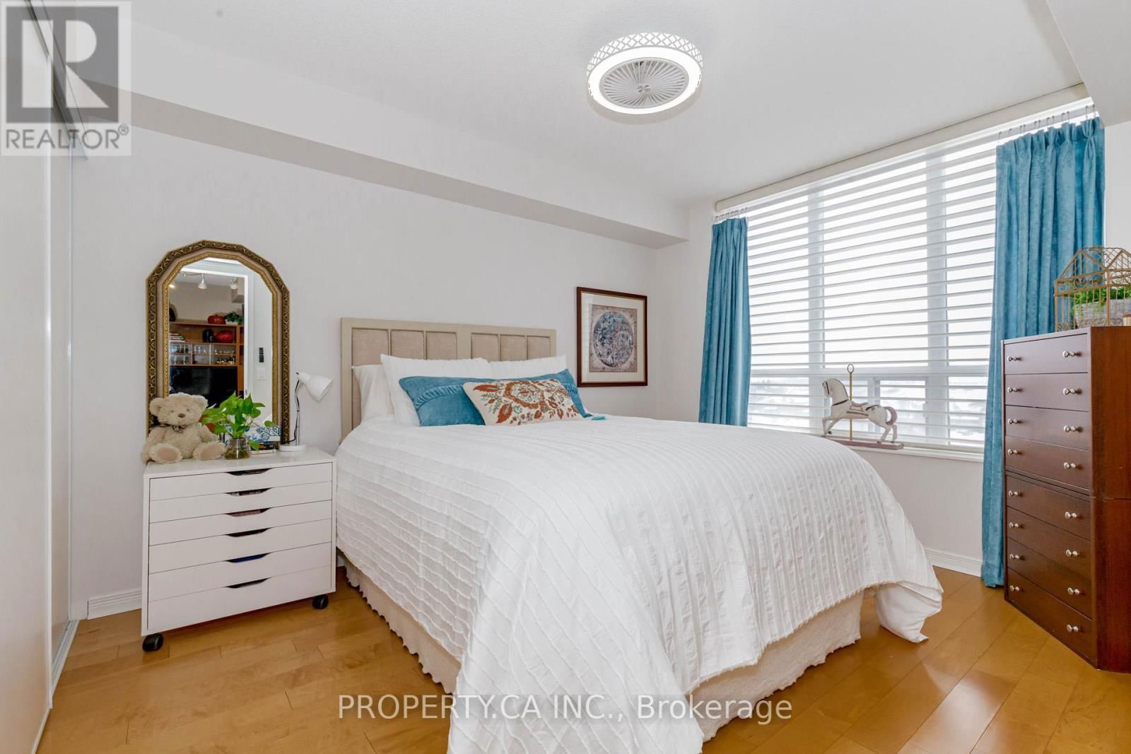 607 - 350 RED MAPLE ROAD Image 23