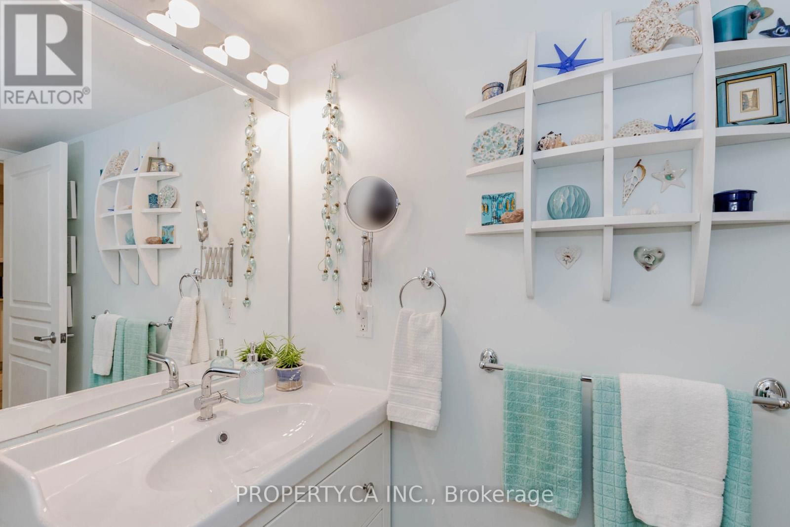 607 - 350 RED MAPLE ROAD Image 30
