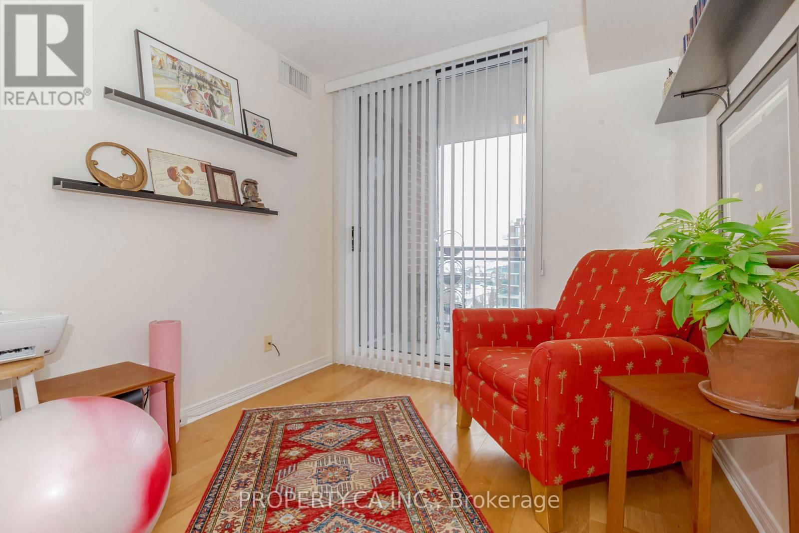 607 - 350 RED MAPLE ROAD Image 32