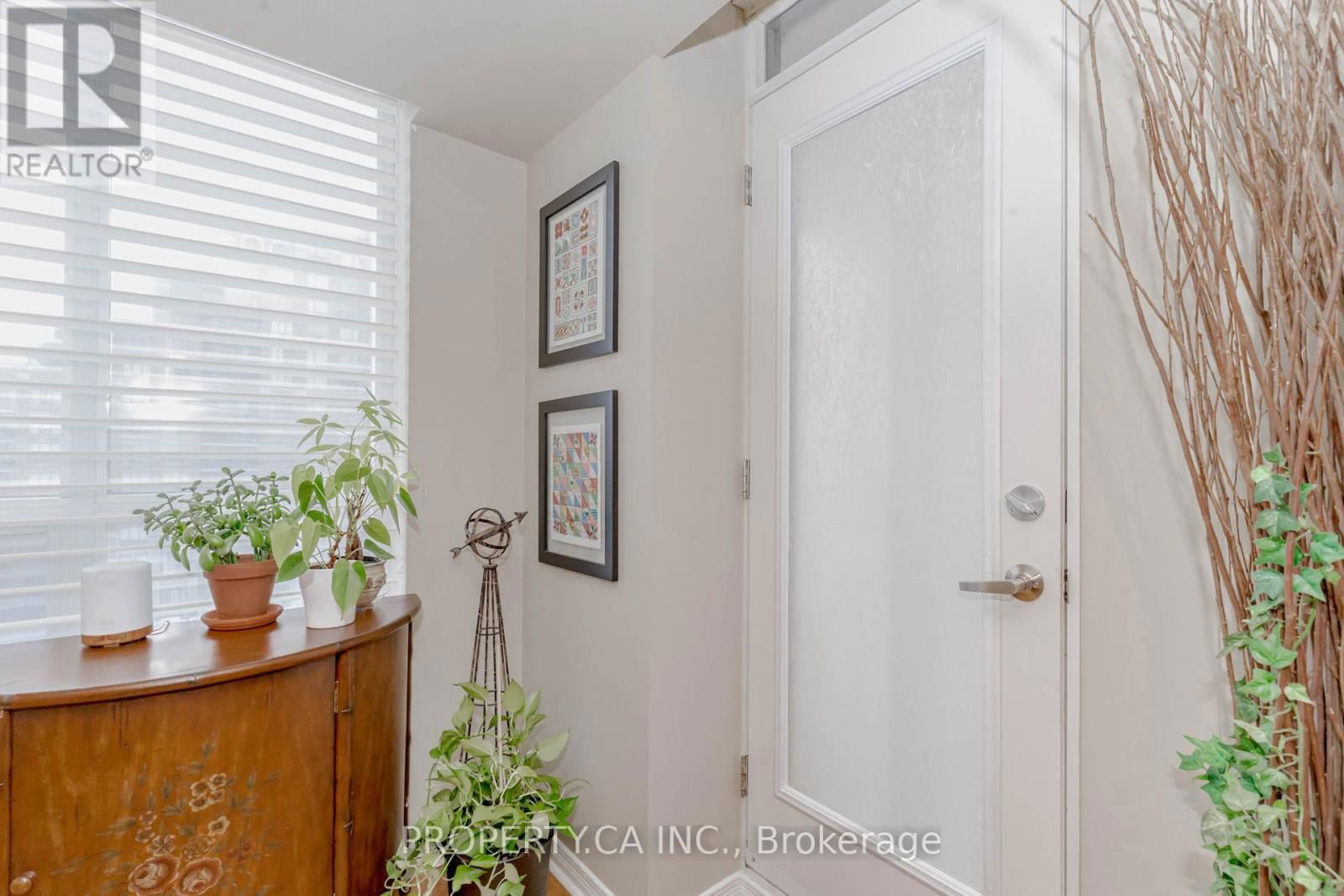 607 - 350 RED MAPLE ROAD Image 36