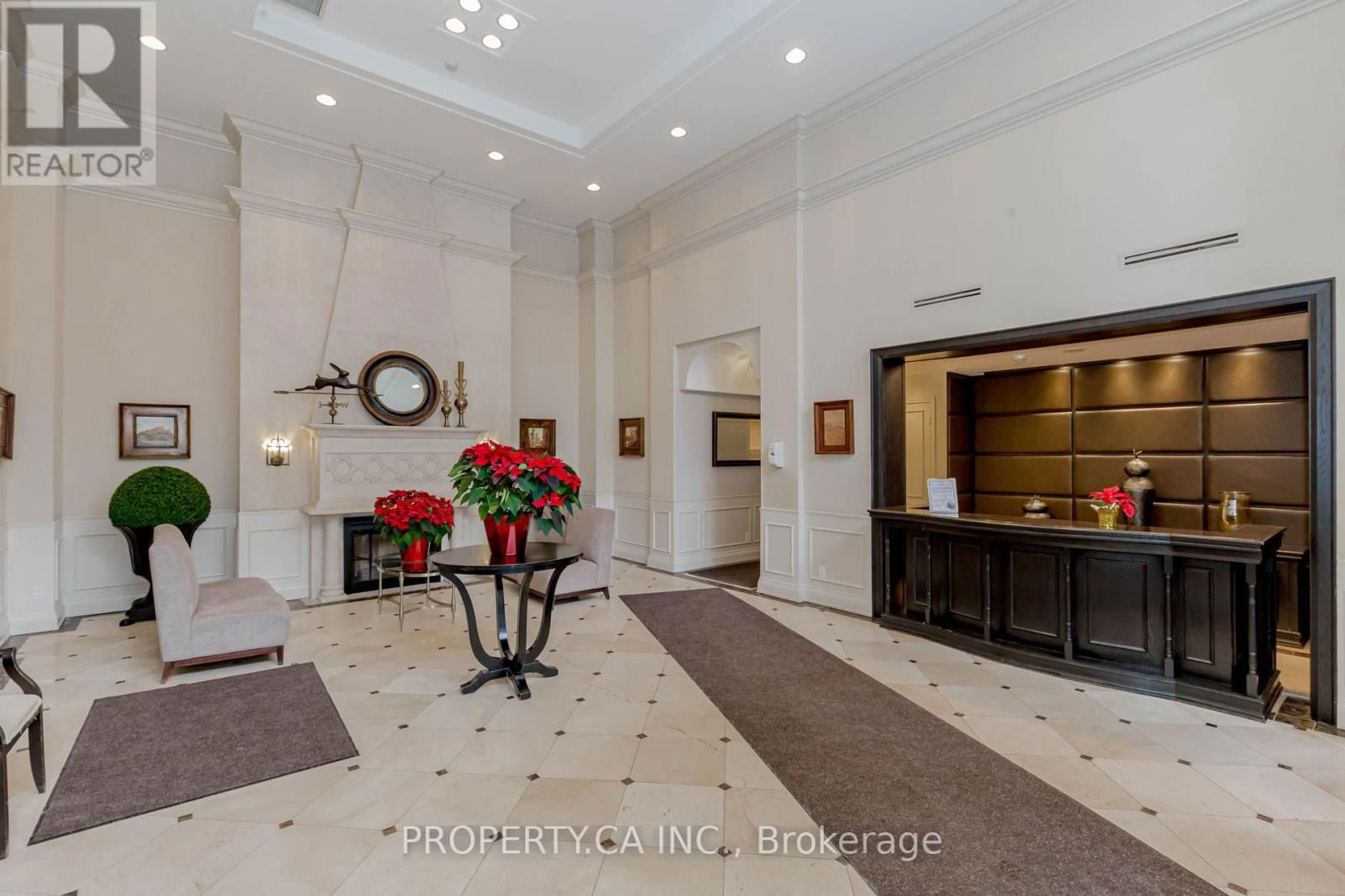 607 - 350 RED MAPLE ROAD Image 4