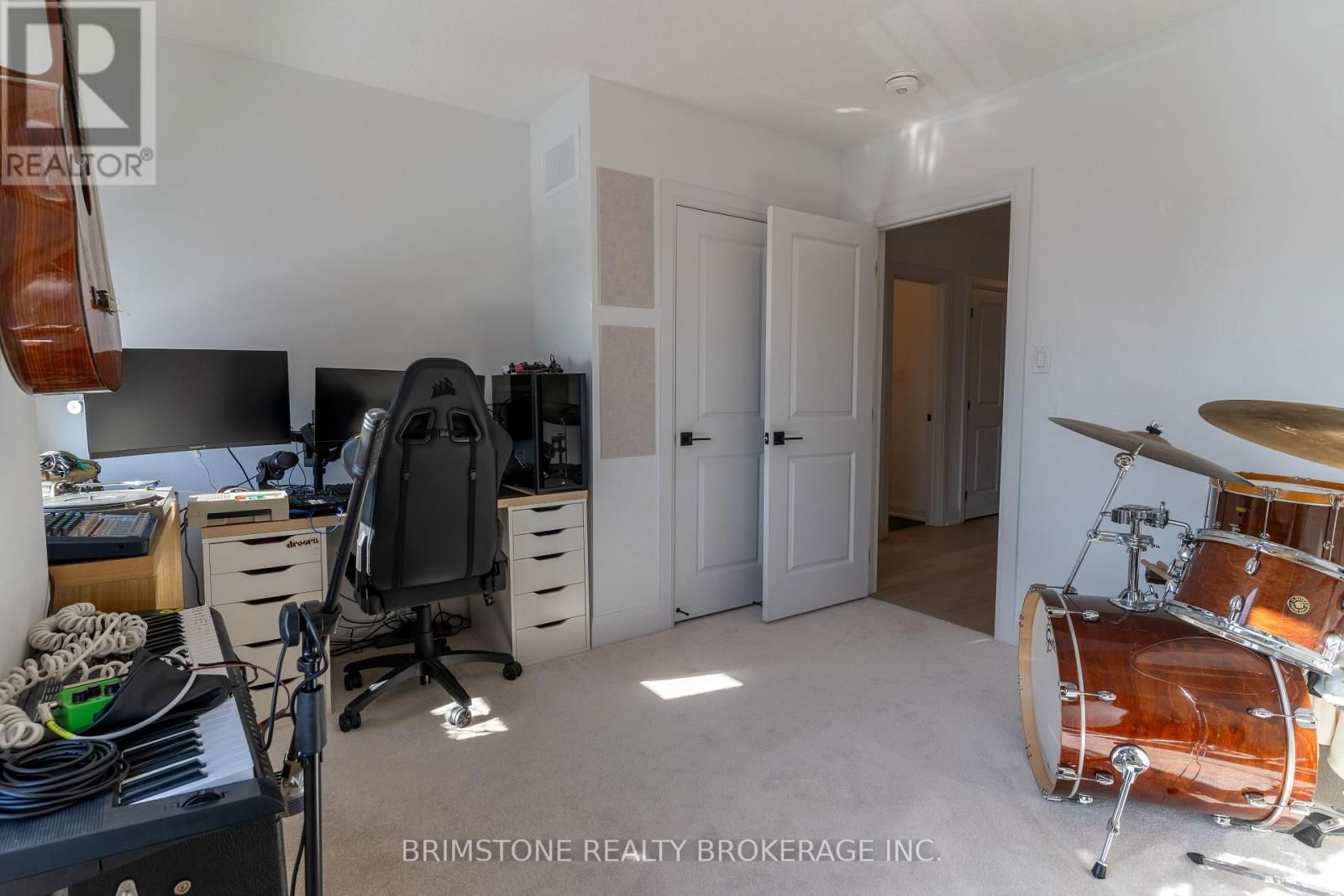 119 GRAY AVENUE Image 13