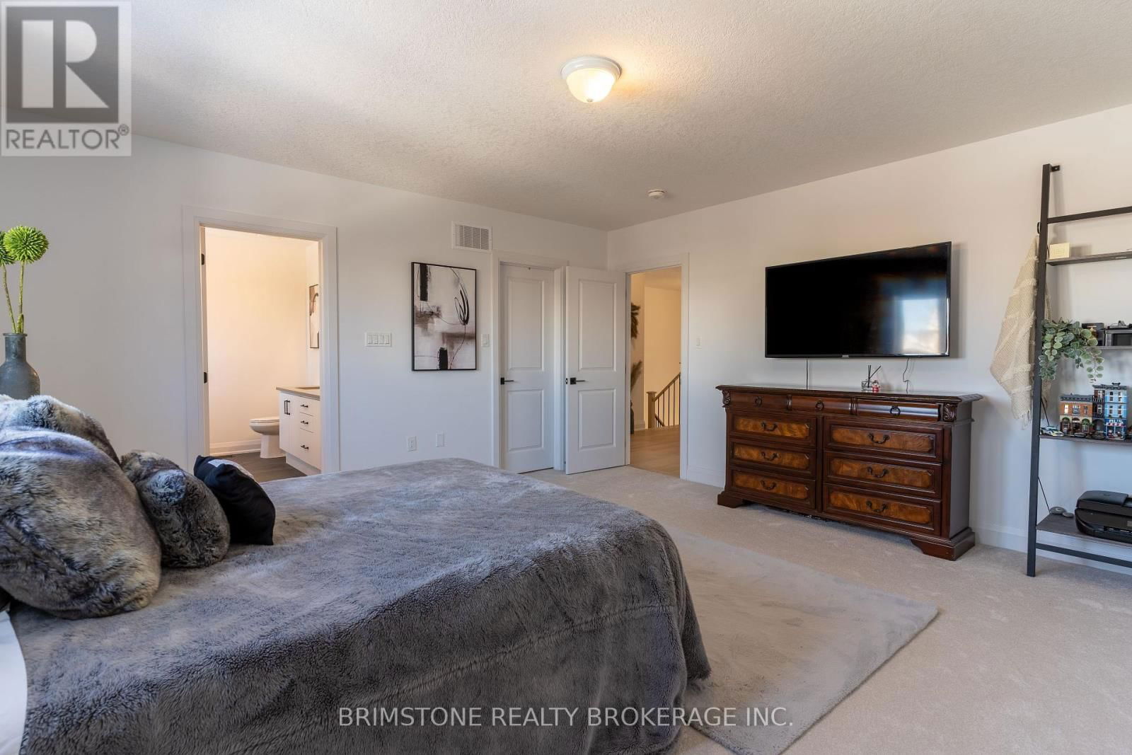 119 GRAY AVENUE Image 22