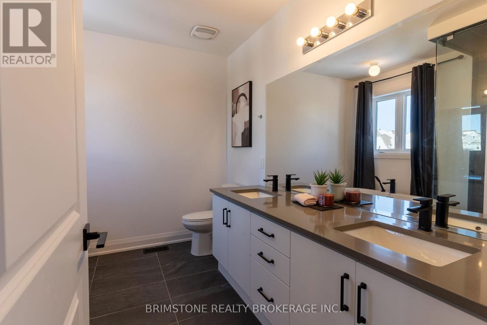 119 GRAY AVENUE Image 23